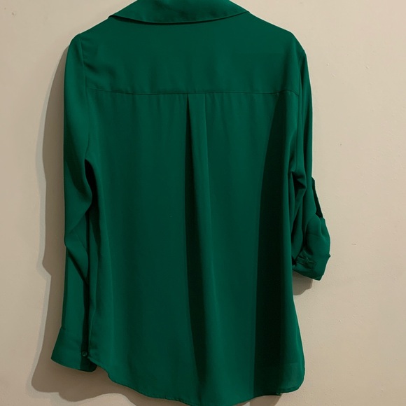 Express Women's Green Portofino Button-Up Blouse - Picture 5 of 6